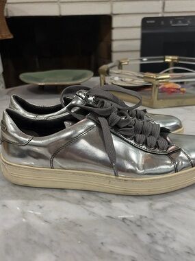 Tom Ford Metallic Silver Low-Top Sneakers with Gray Laces